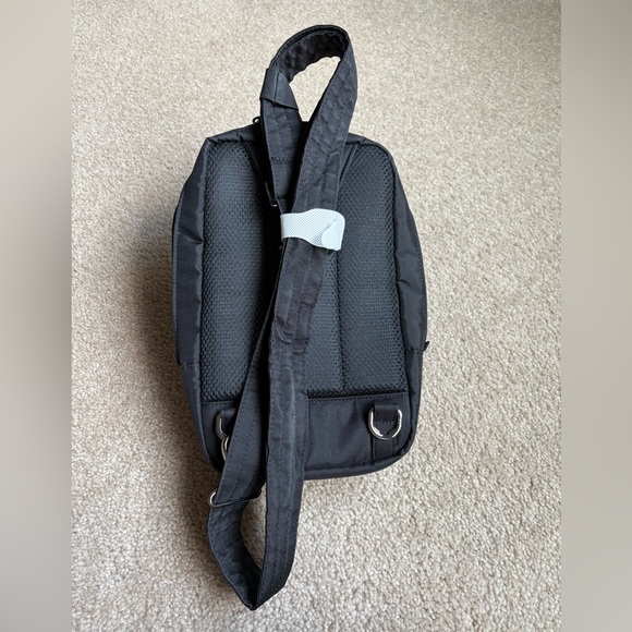 Lug Tailback Sling Bag-Brushed Black-NWT - Picture 8 of 11